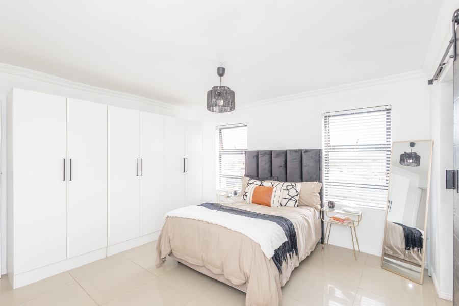 6 Bedroom Property for Sale in Haasendal Western Cape